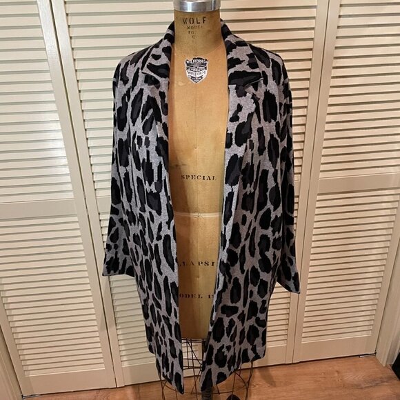 Tahari Sweaters - TAHARI Sweater/Coat Open Front Animal Print Black & Gray Size L